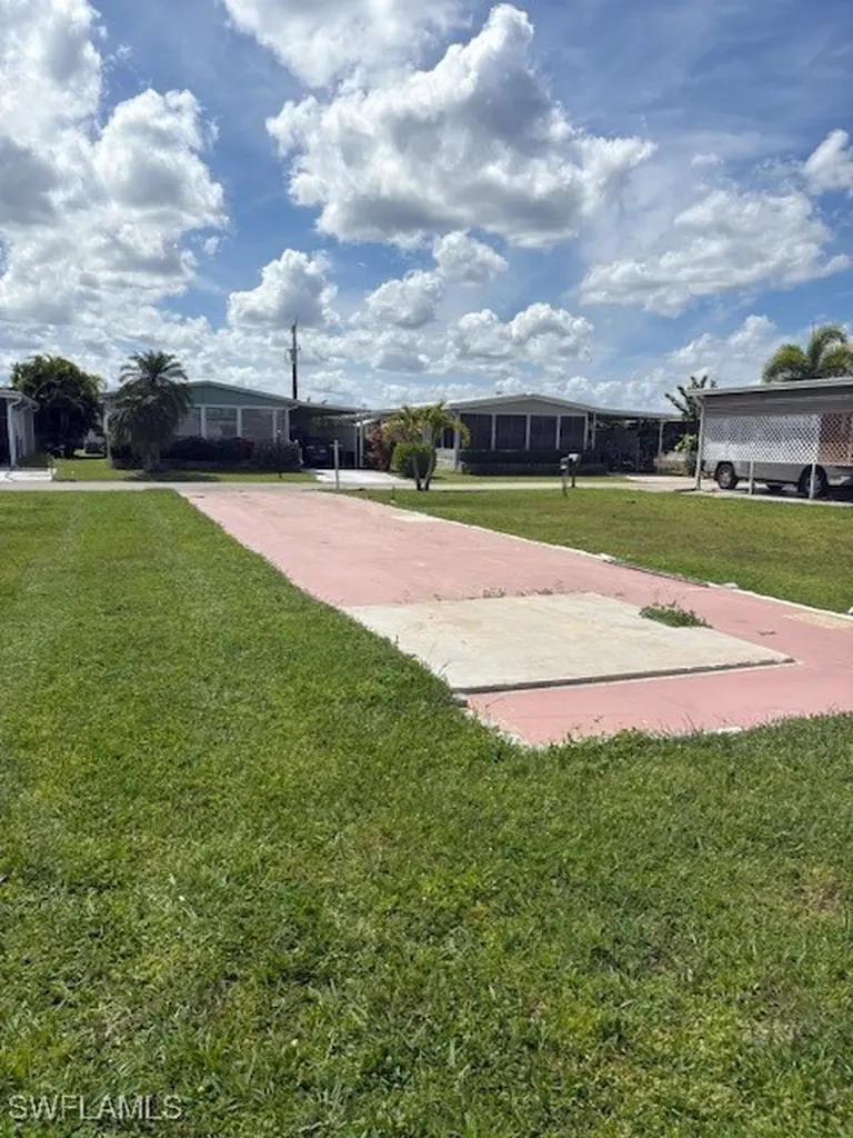 5511 Miles Standish Lane North Fort Myers FL 33917