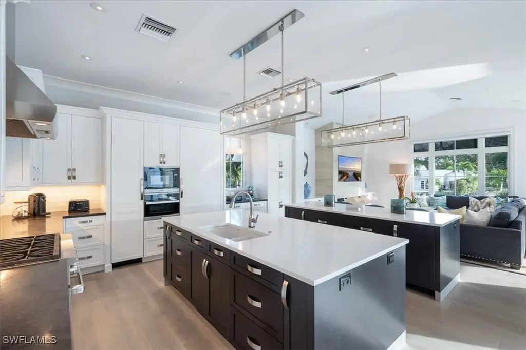 640 17th Avenue S Naples FL 34102