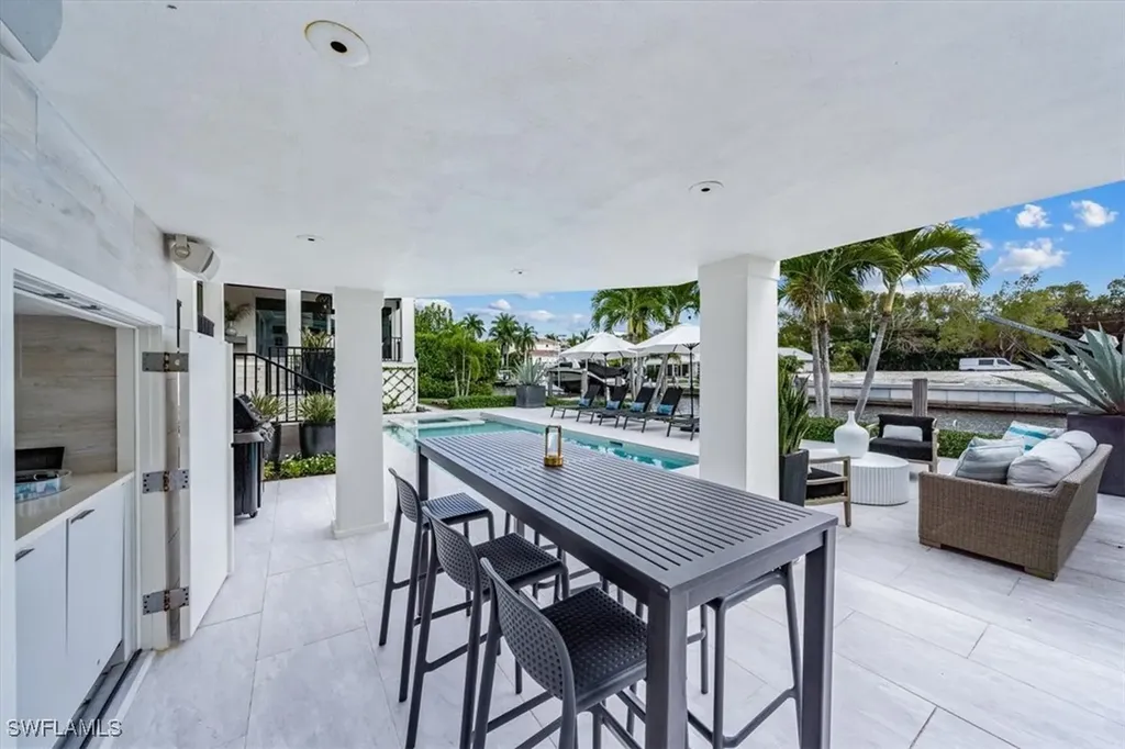 640 17th Avenue S Naples FL 34102