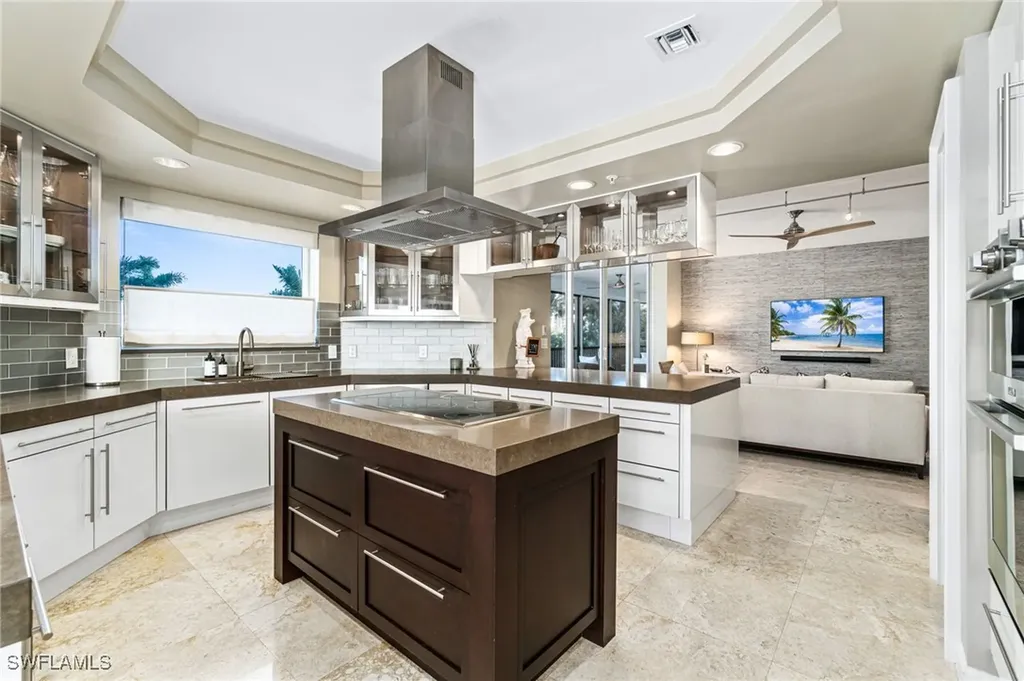 8473 Bay Colony Drive Naples FL 34108
