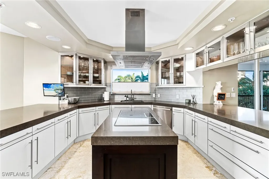 8473 Bay Colony Drive Naples FL 34108