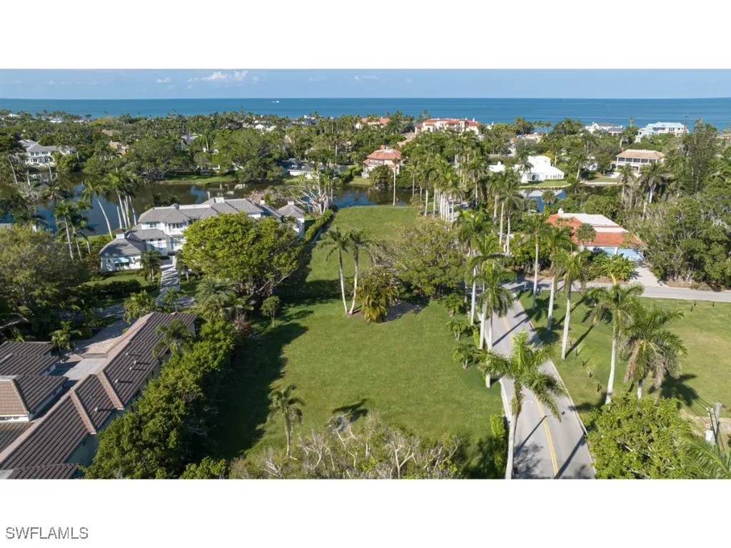 2433 Lantern Lane Naples FL 34102