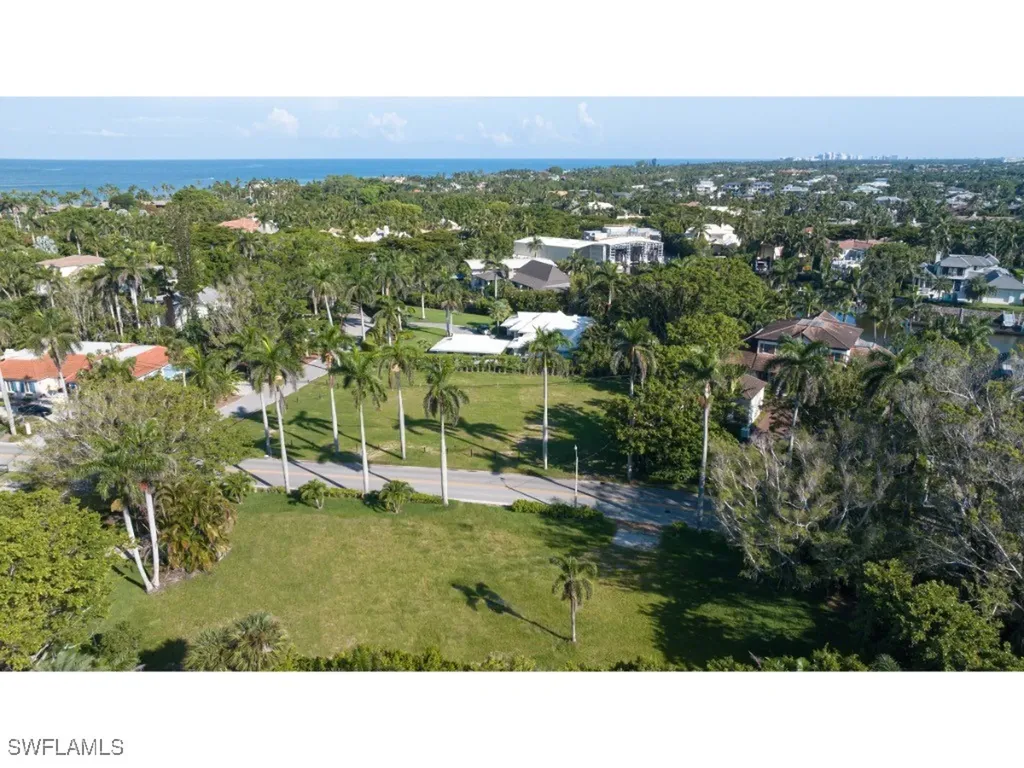 2433 Lantern Lane Naples FL 34102
