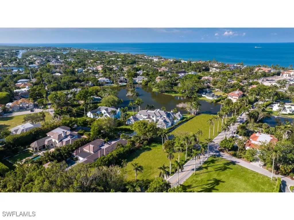 2433 Lantern Lane Naples FL 34102