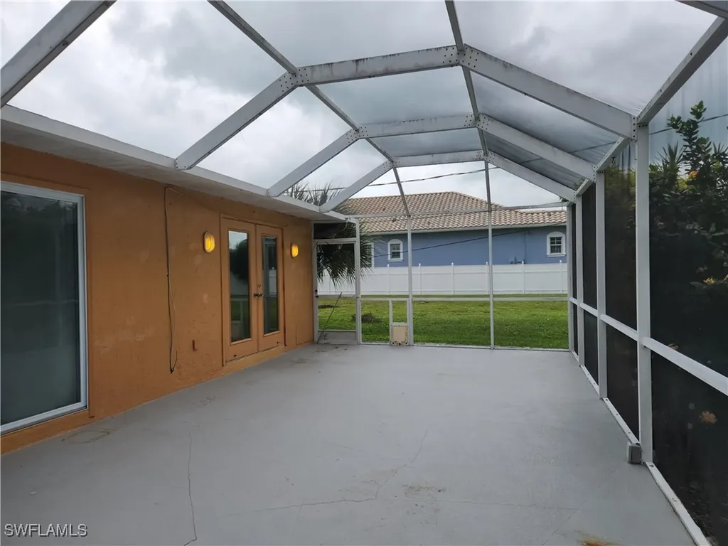 567 97th Avenue N Naples FL 34108