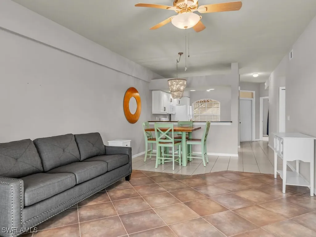 242 Newport Drive Naples FL 34114