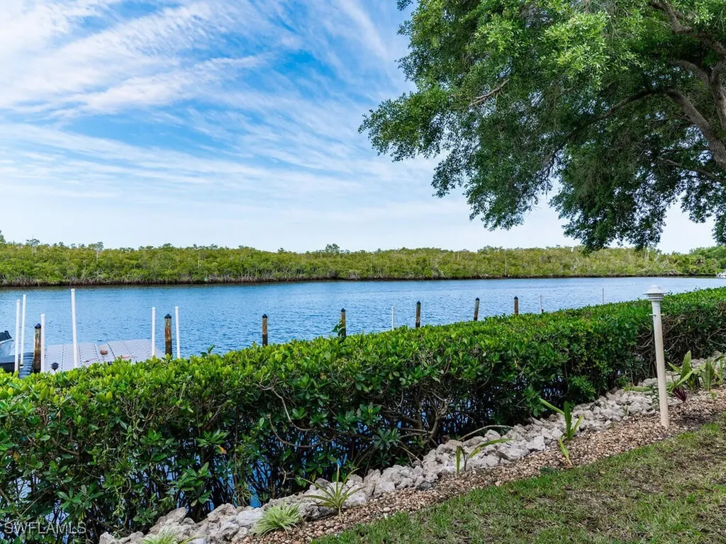 242 Newport Drive Naples FL 34114