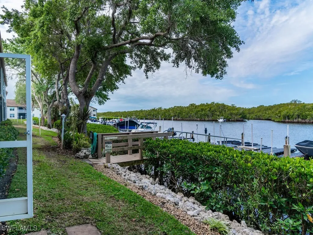 242 Newport Drive Naples FL 34114