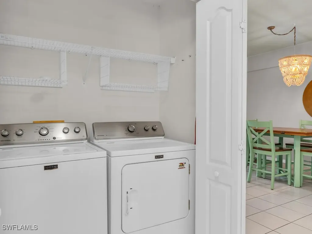 242 Newport Drive Naples FL 34114
