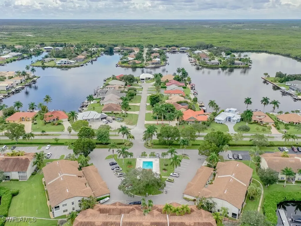 242 Newport Drive Naples FL 34114