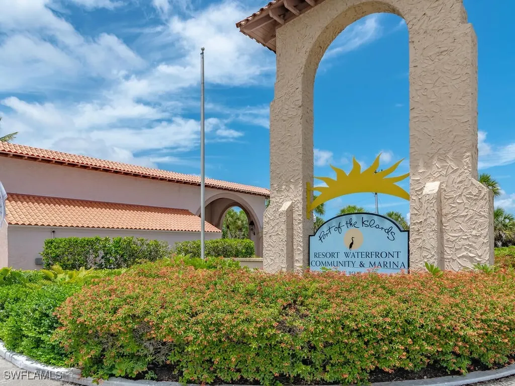 242 Newport Drive Naples FL 34114