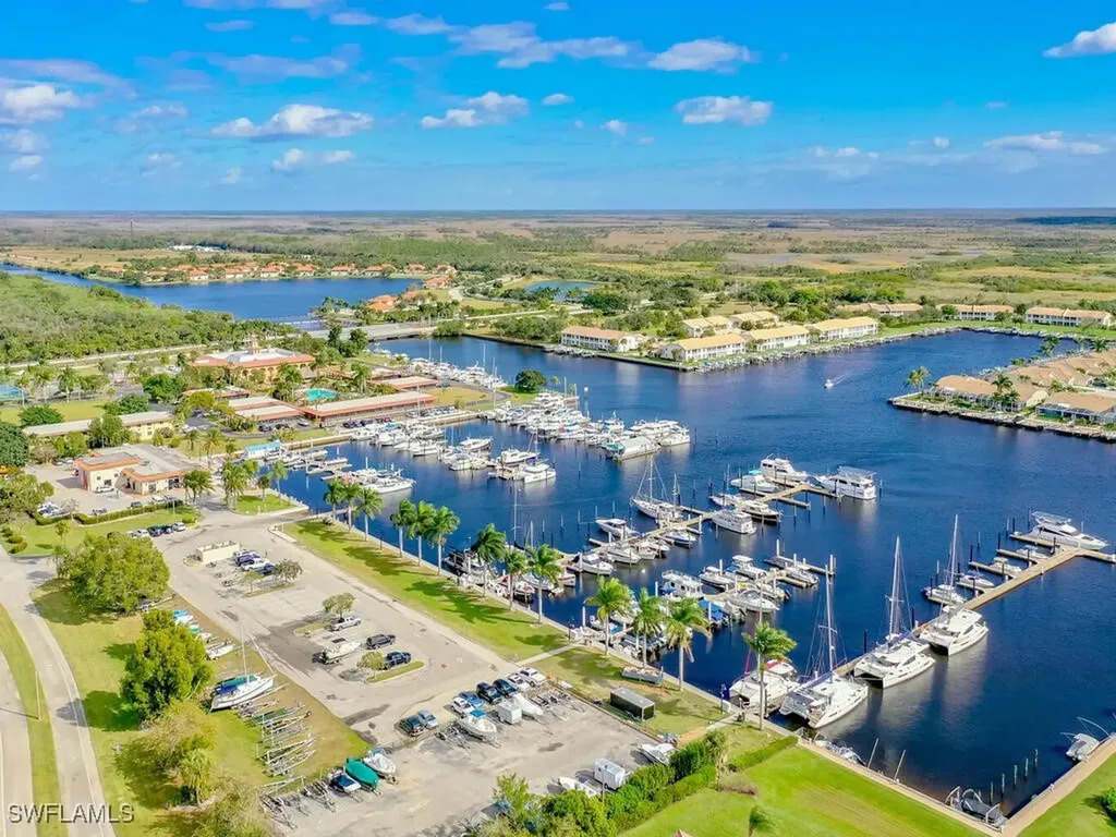 242 Newport Drive Naples FL 34114