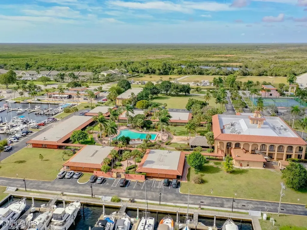 242 Newport Drive Naples FL 34114