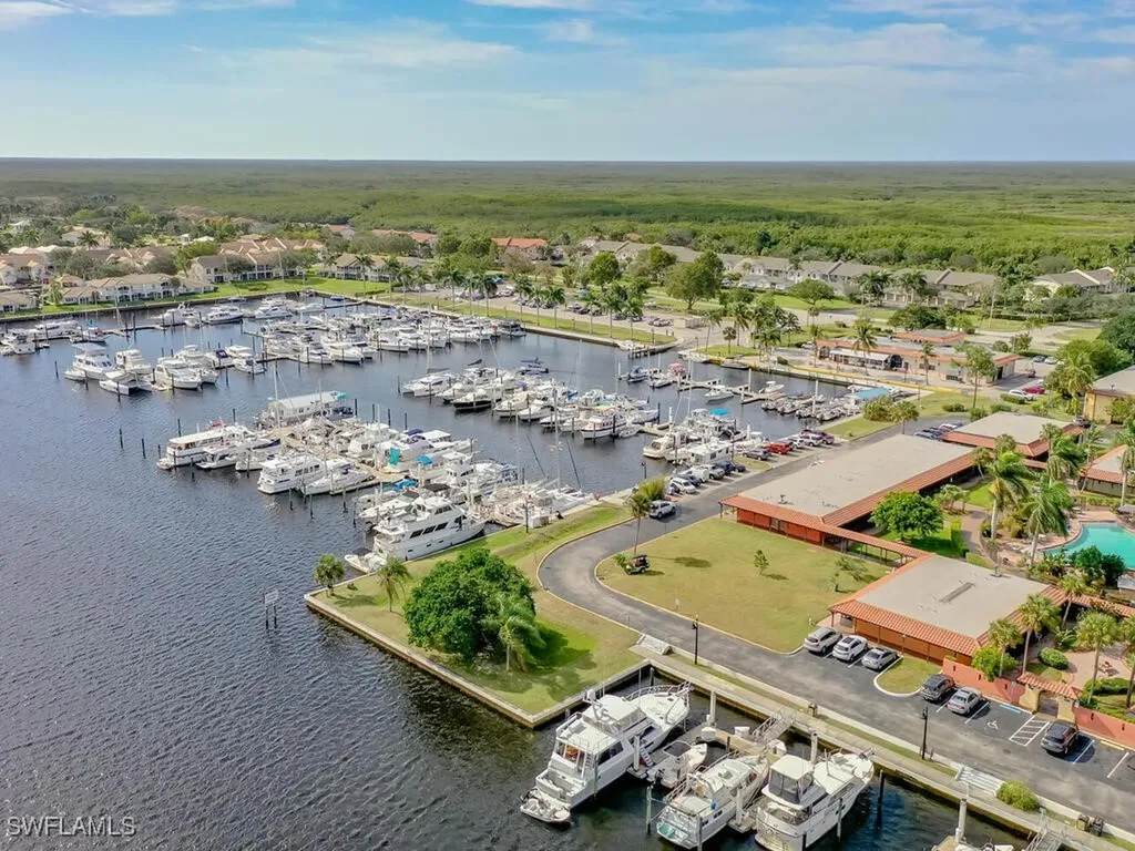 242 Newport Drive Naples FL 34114
