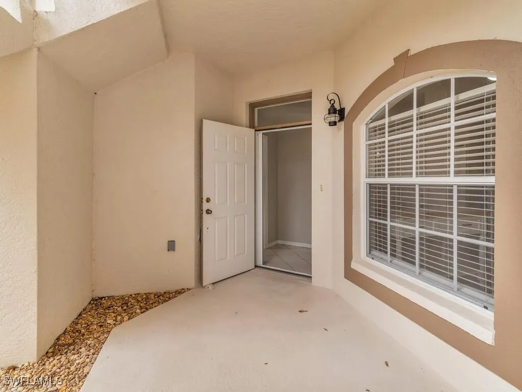 242 Newport Drive Naples FL 34114