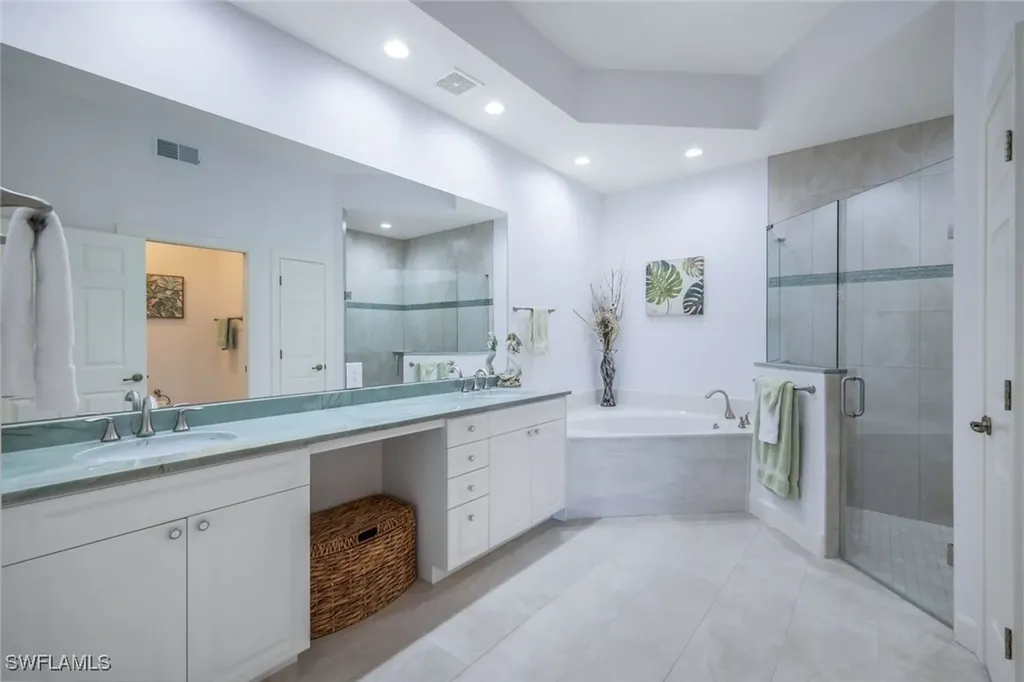 2355 Mont Claire Drive Naples FL 34109