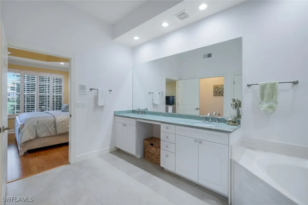 2355 Mont Claire Drive Naples FL 34109