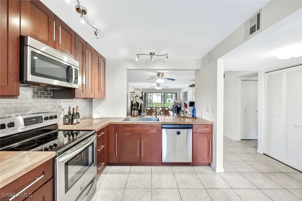 141 Cypress Way E Naples FL 34110
