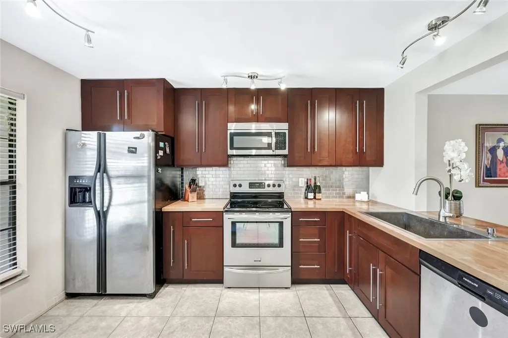 141 Cypress Way E Naples FL 34110
