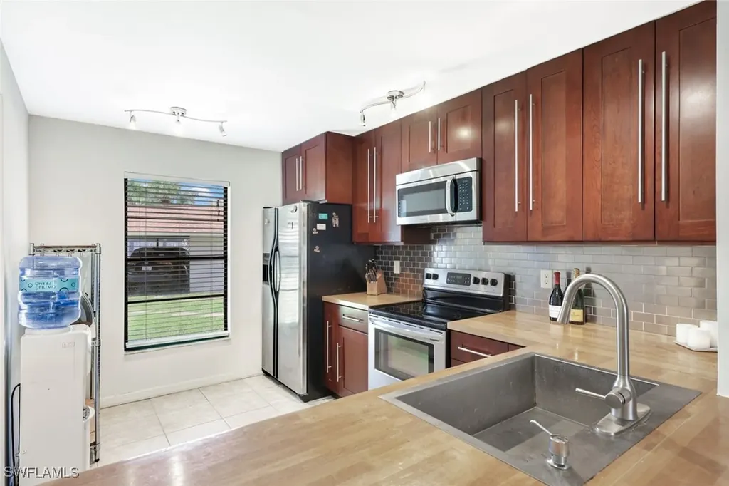 141 Cypress Way E Naples FL 34110
