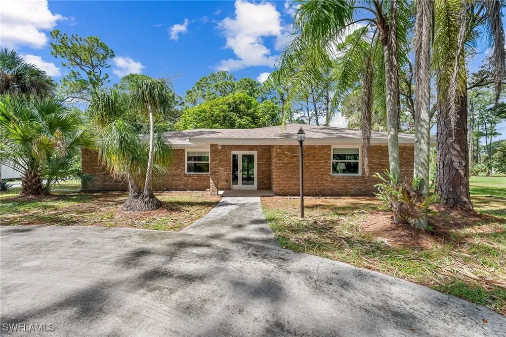 2755 70th Street SW Naples FL 34105