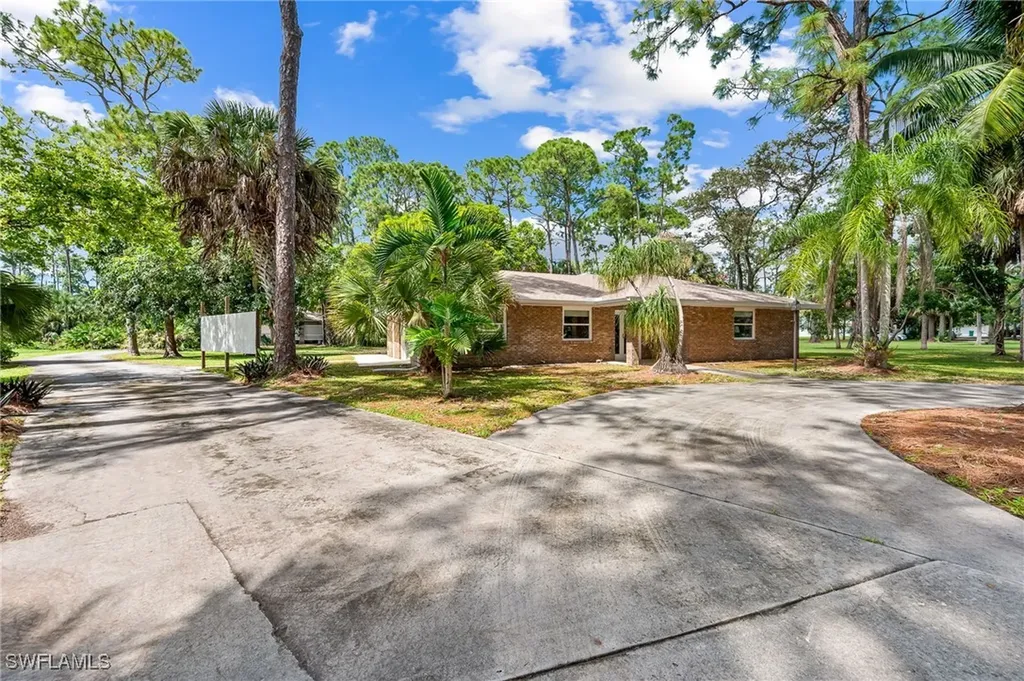 2755 70th Street SW Naples FL 34105