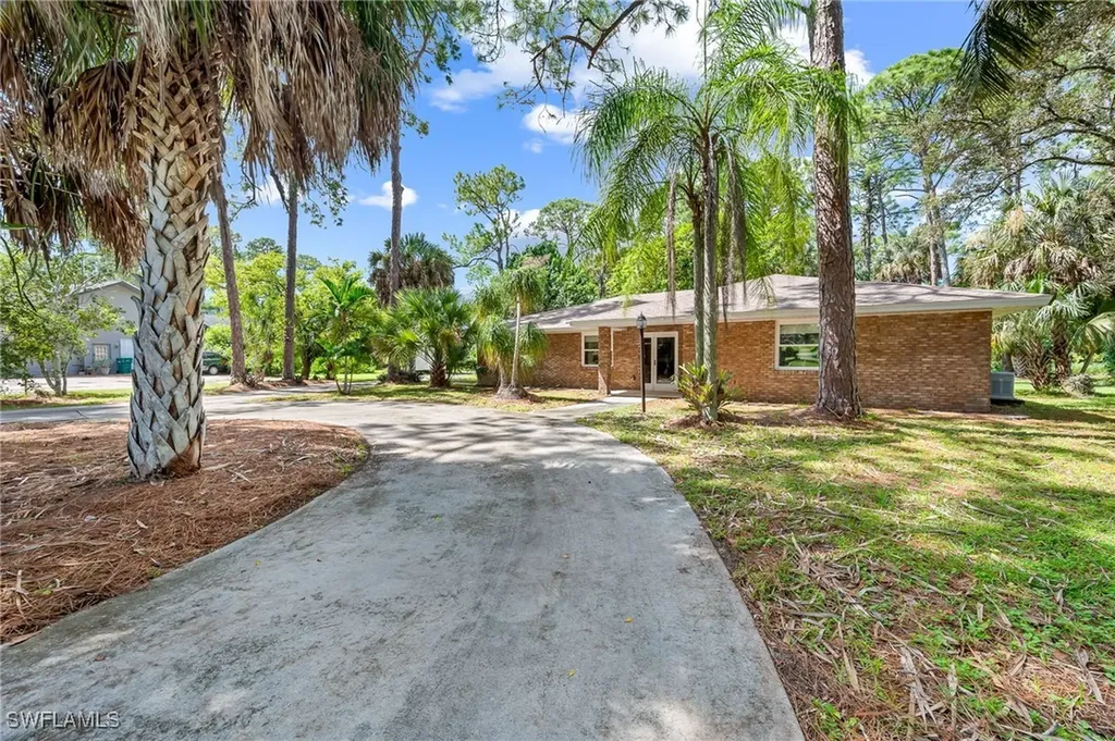 2755 70th Street SW Naples FL 34105