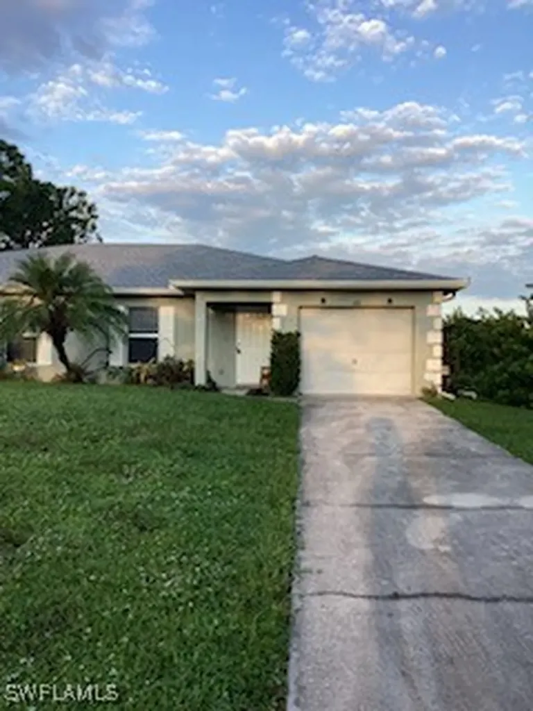 488 Bell Boulevard S Lehigh Acres FL 33974