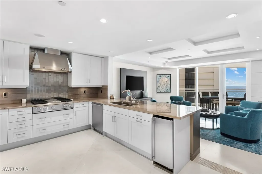 11125 Gulf Shore Drive Naples FL 34108