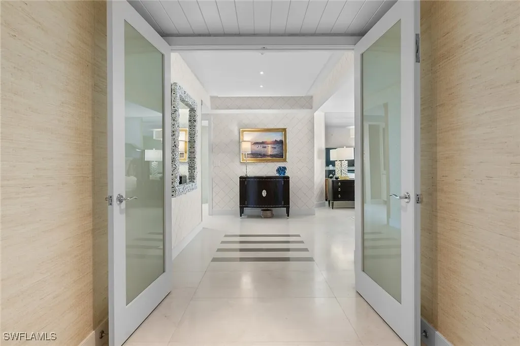 11125 Gulf Shore Drive Naples FL 34108