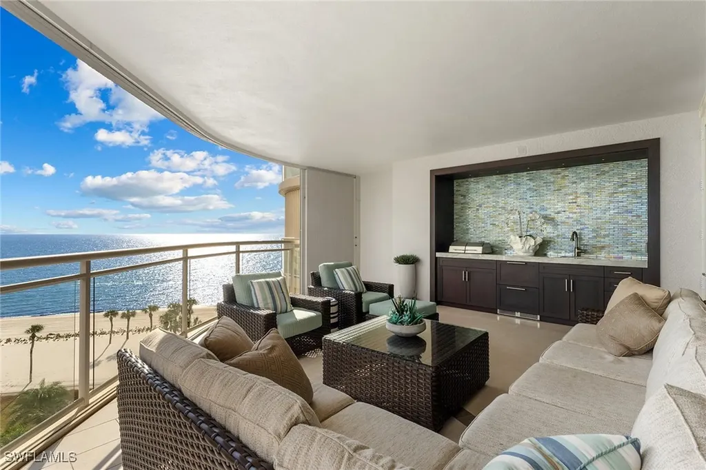 11125 Gulf Shore Drive Naples FL 34108