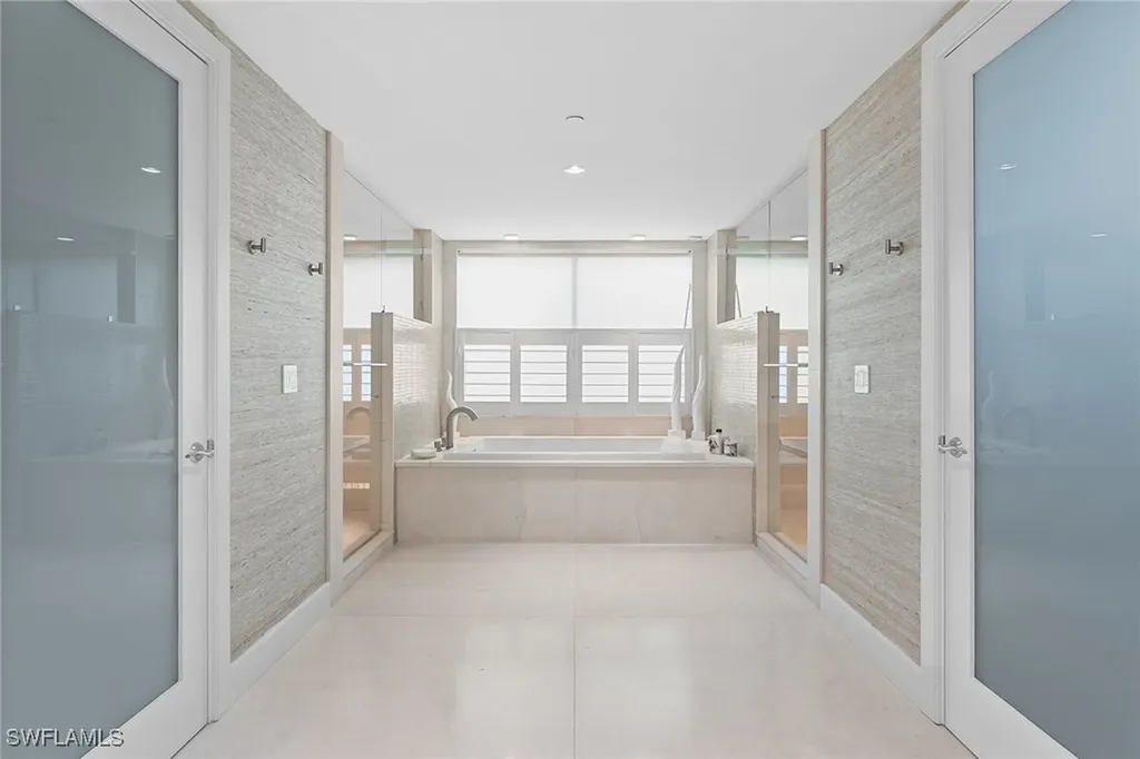 11125 Gulf Shore Drive Naples FL 34108