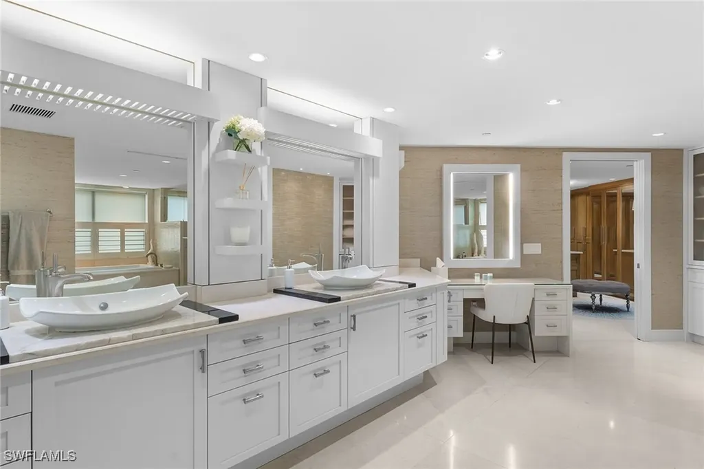 11125 Gulf Shore Drive Naples FL 34108