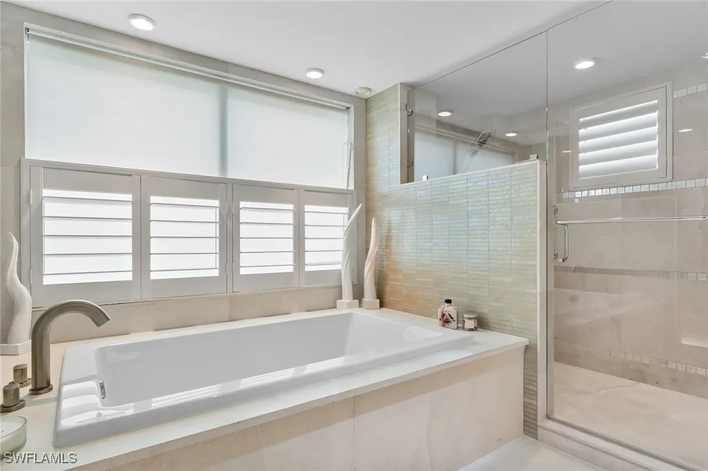 11125 Gulf Shore Drive Naples FL 34108
