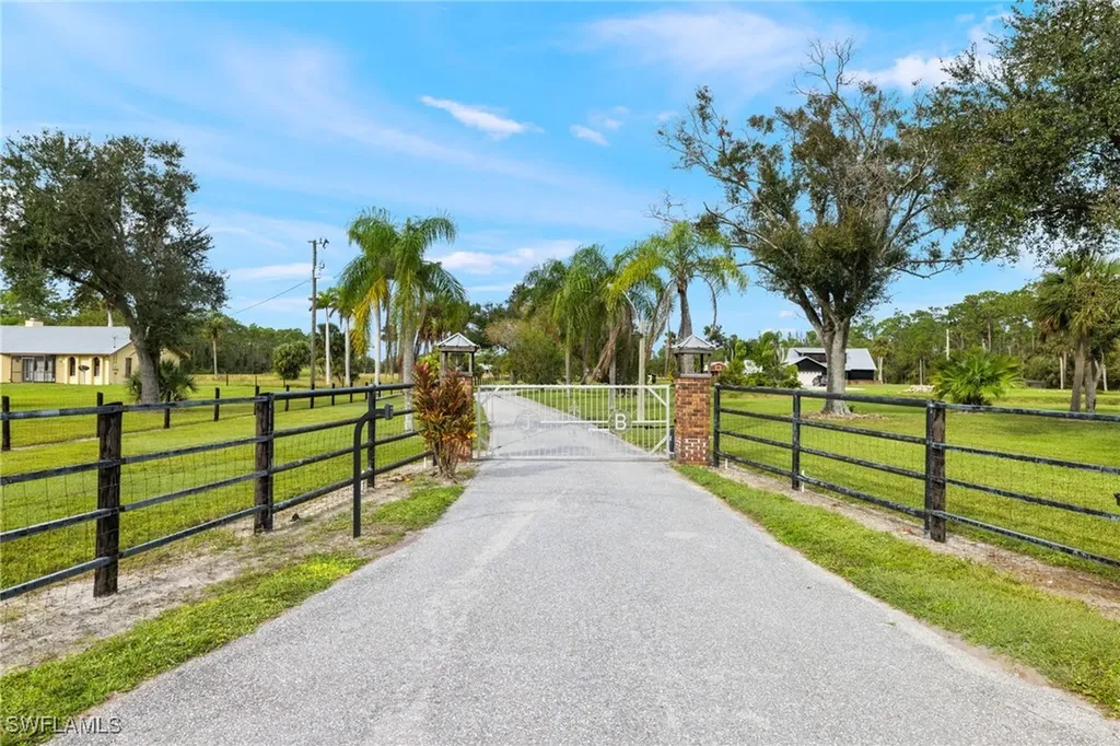19731 State Road 31 North Fort Myers FL 33917