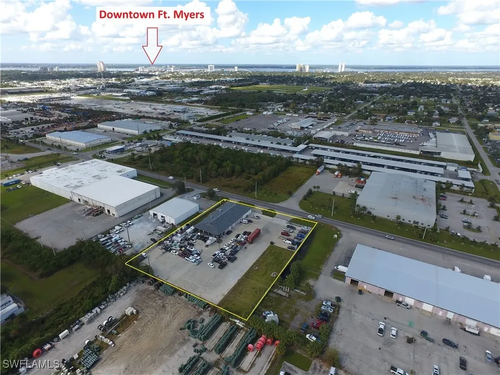 3310-3330 Hanson Street Fort Myers FL 33916