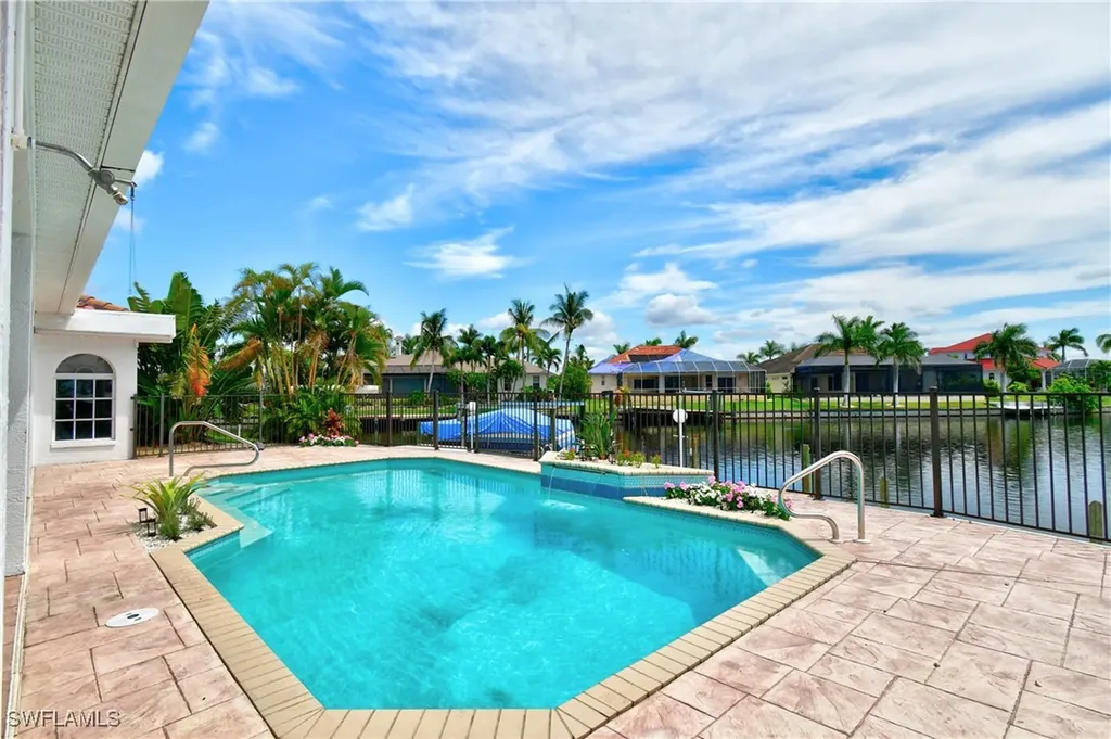 2000 SW 44th Terrace Cape Coral FL 33914