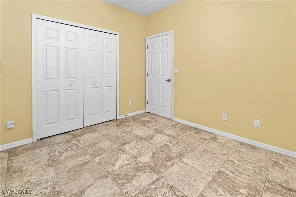 4228 Avian Avenue Fort Myers FL 33916