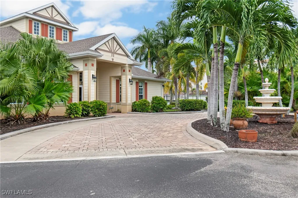 4228 Avian Avenue Fort Myers FL 33916