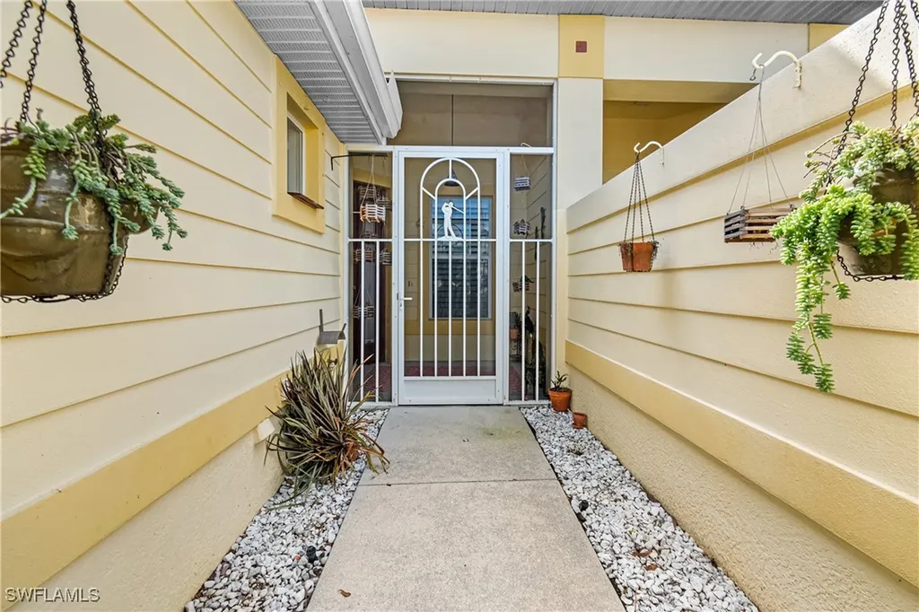 4228 Avian Avenue Fort Myers FL 33916