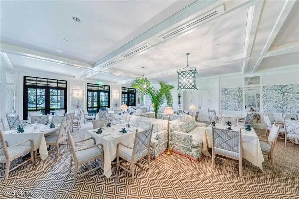 102 Clubhouse Drive Naples FL 34105