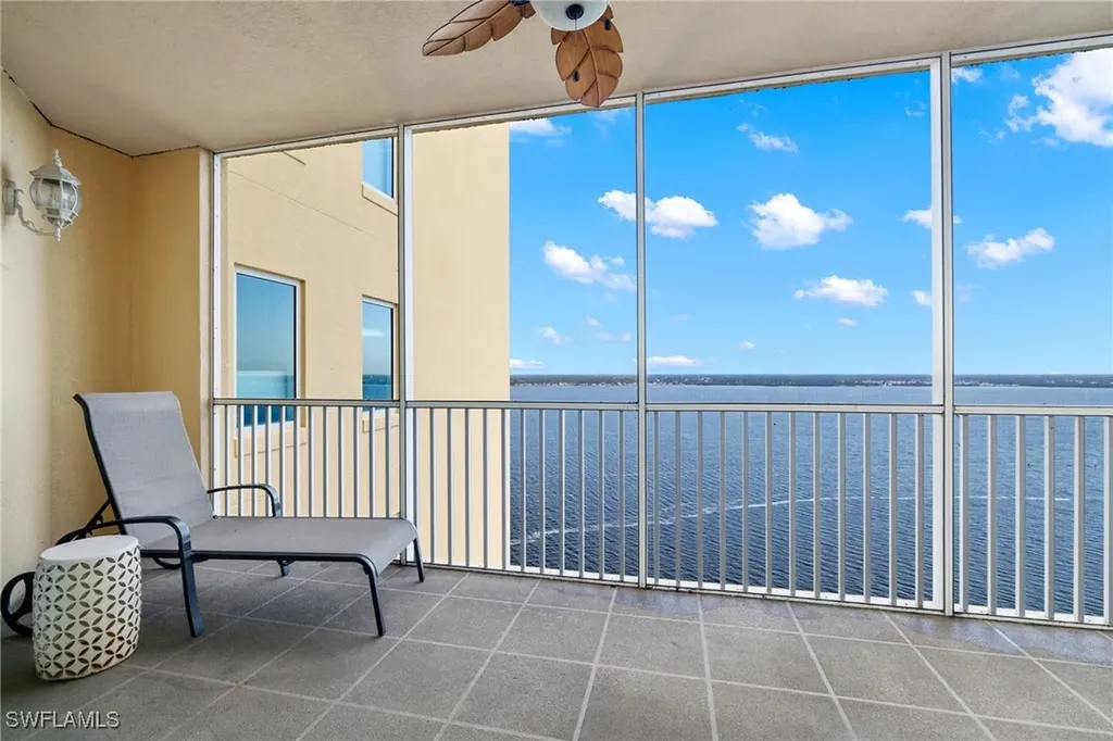 2745 1st Street Fort Myers FL 33916