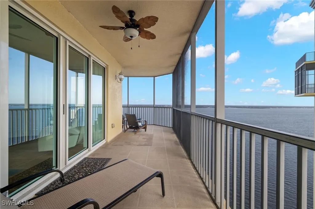 2745 1st Street Fort Myers FL 33916