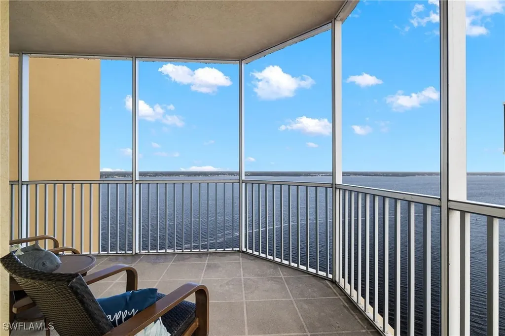 2745 1st Street Fort Myers FL 33916