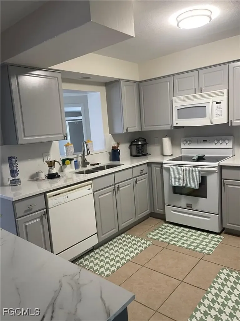 2705 SE 17th Avenue Cape Coral FL 33904