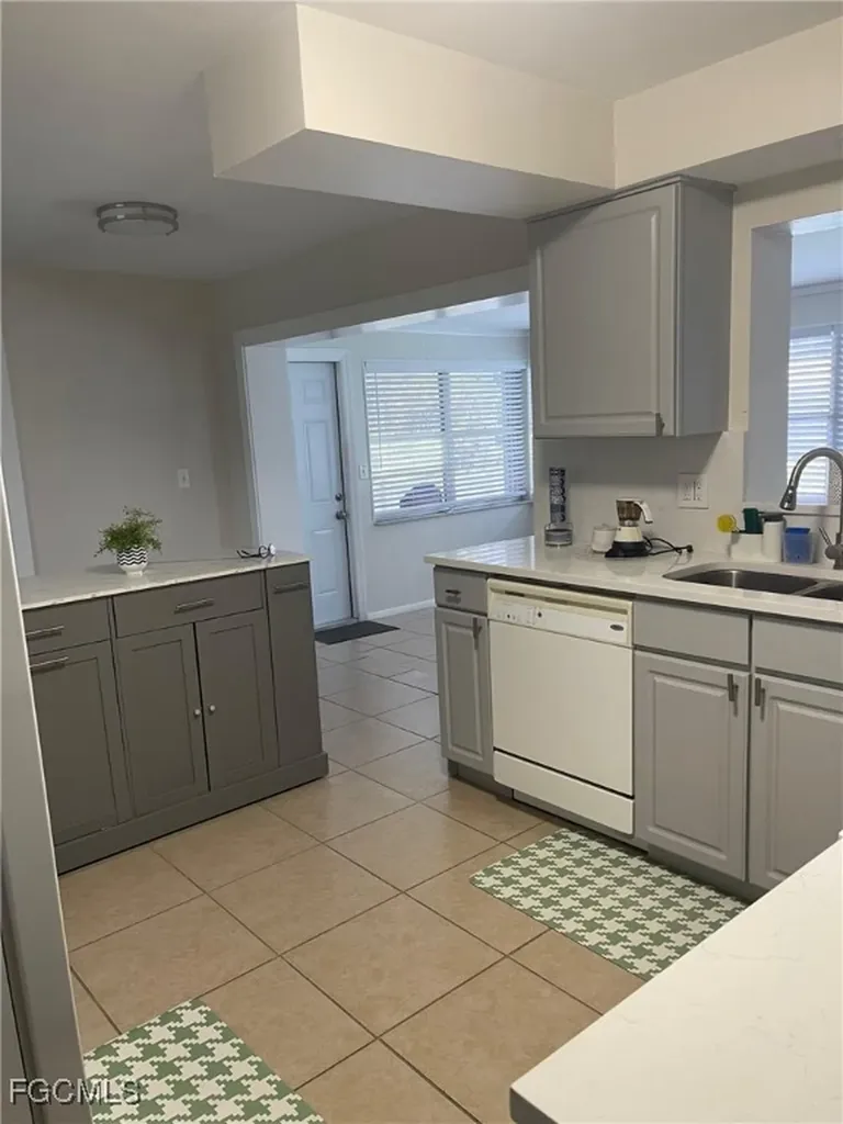 2705 SE 17th Avenue Cape Coral FL 33904