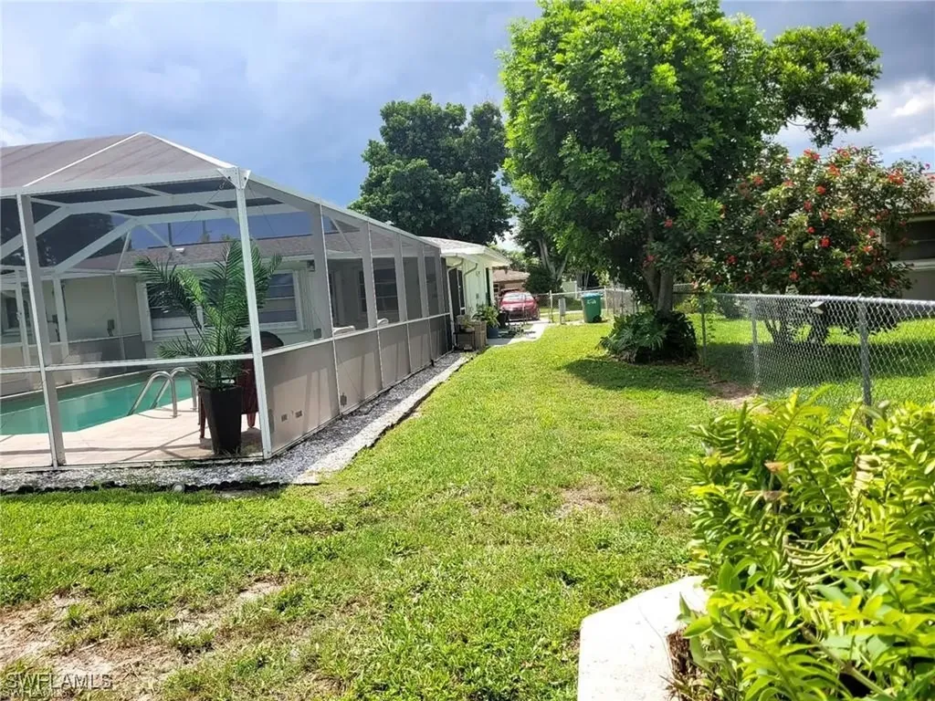 2705 SE 17th Avenue Cape Coral FL 33904