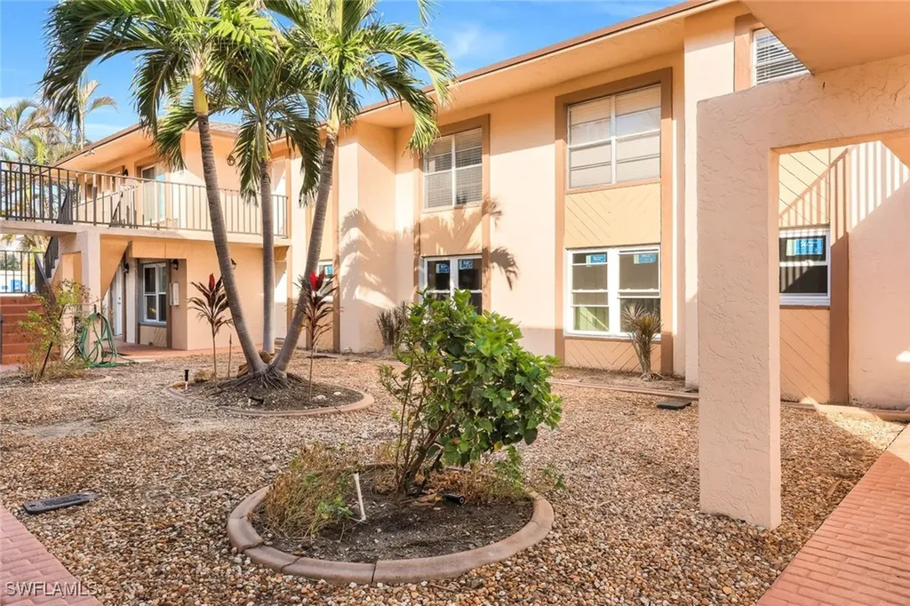 16881 Davis Road Fort Myers FL 33908