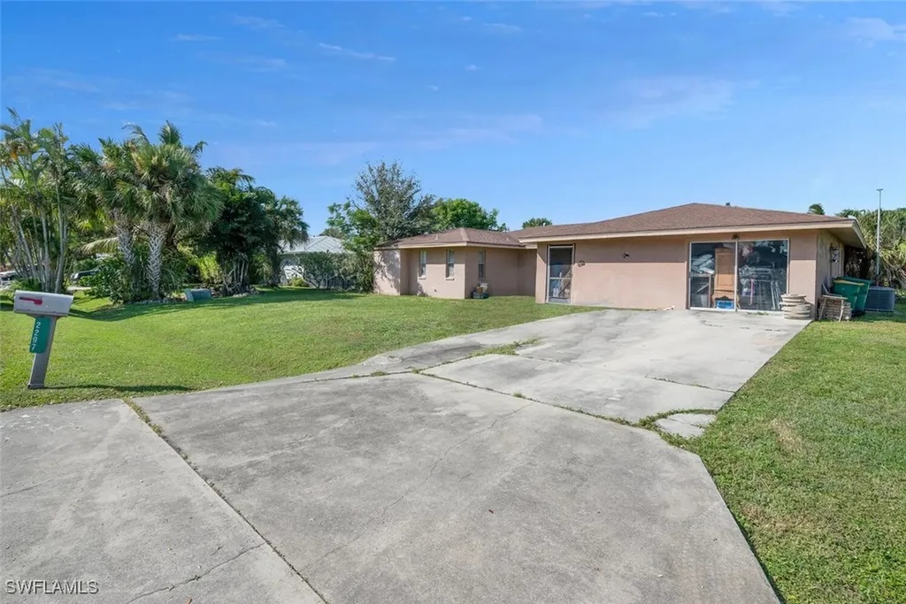 2297 Clipper Way Naples FL 34104