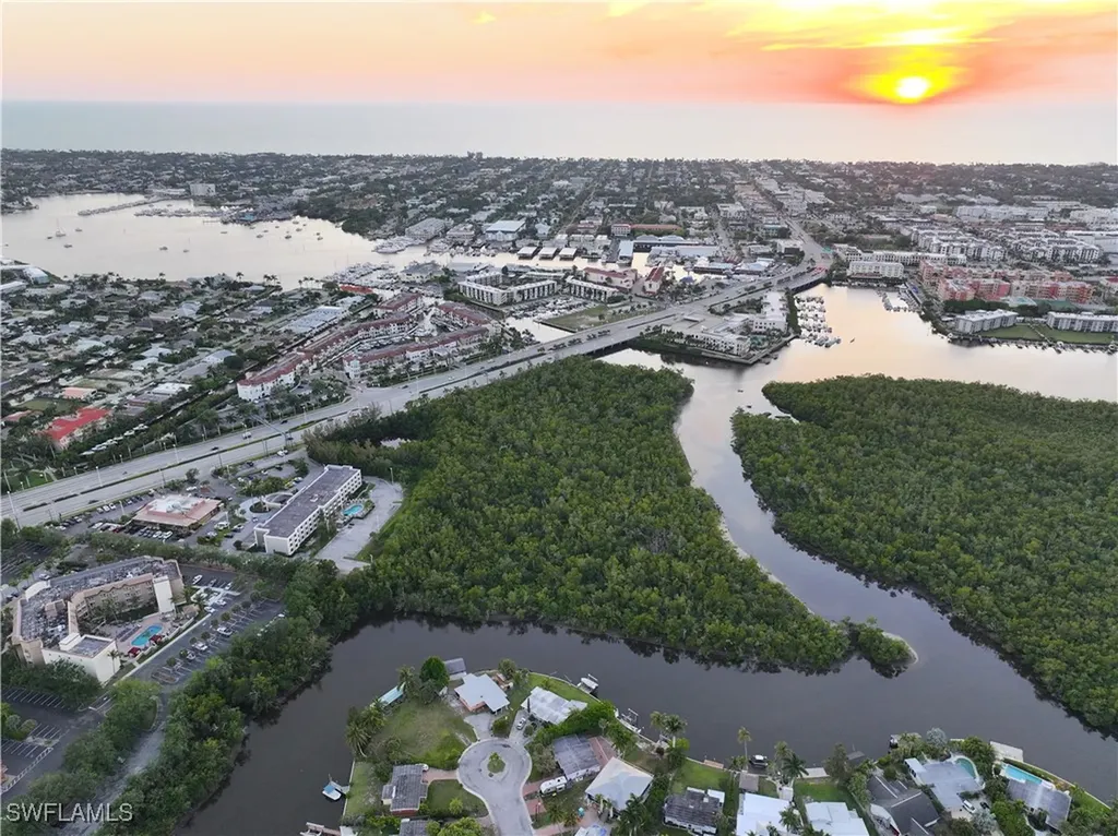 1842 Harbor Place Naples FL 34104